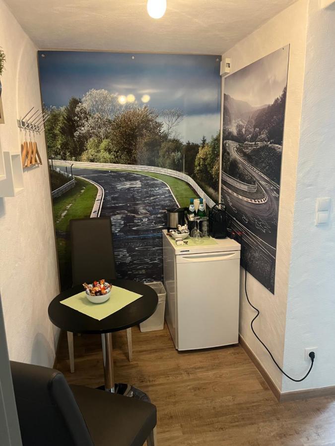 אדנאו Gaestezimmer Melina Am Nuerburgring מראה חיצוני תמונה